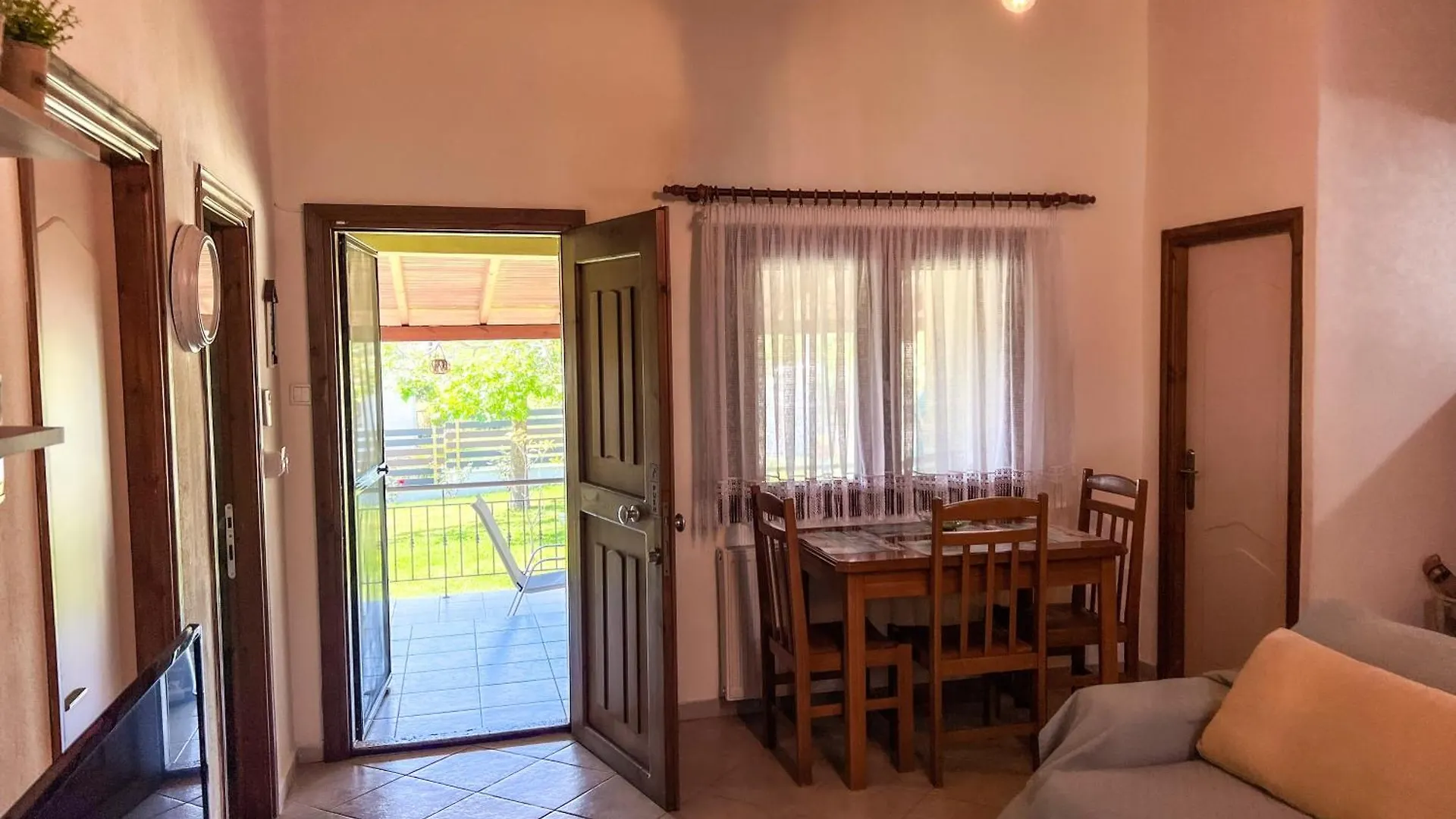 Potidaia Elegant Summer House Nea Poteidaia Greece